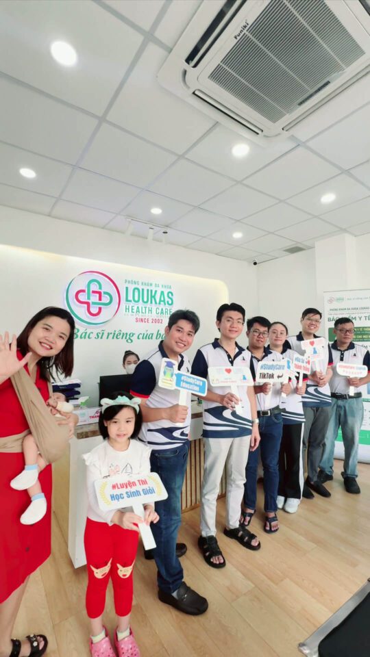CB-GV-NV StudyCare tham gia buổi khám sức khỏe định kỳ năm 2025
