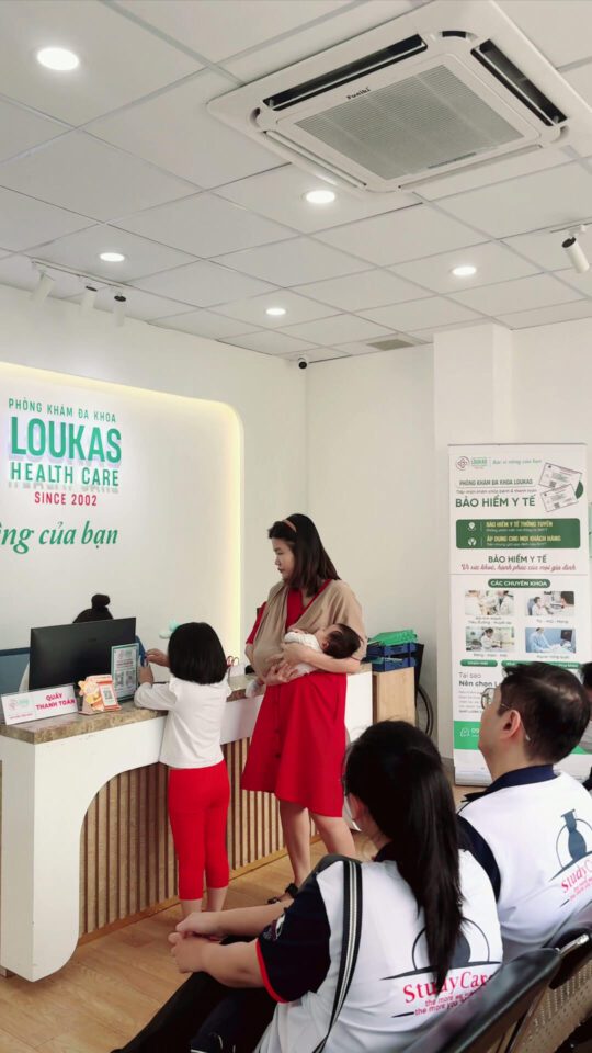 CB-GV-NV StudyCare tham gia buổi khám sức khỏe định kỳ năm 2025