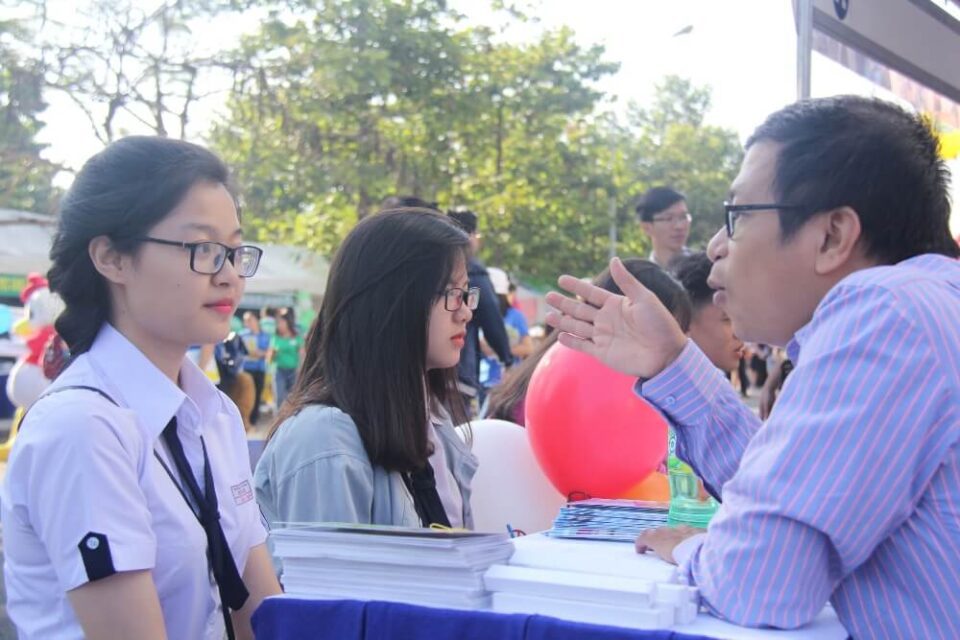 Kết hợp các tiêu chí trong cùng một phương thức