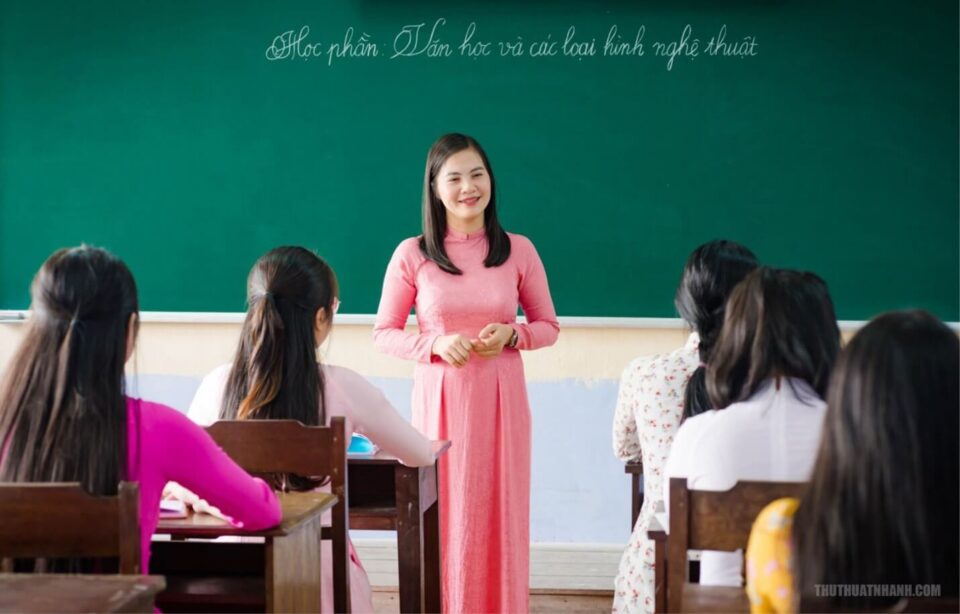 Sự hỗ trợ từ thầy cô giáo sẽ giúp học sinh an tâm hơn