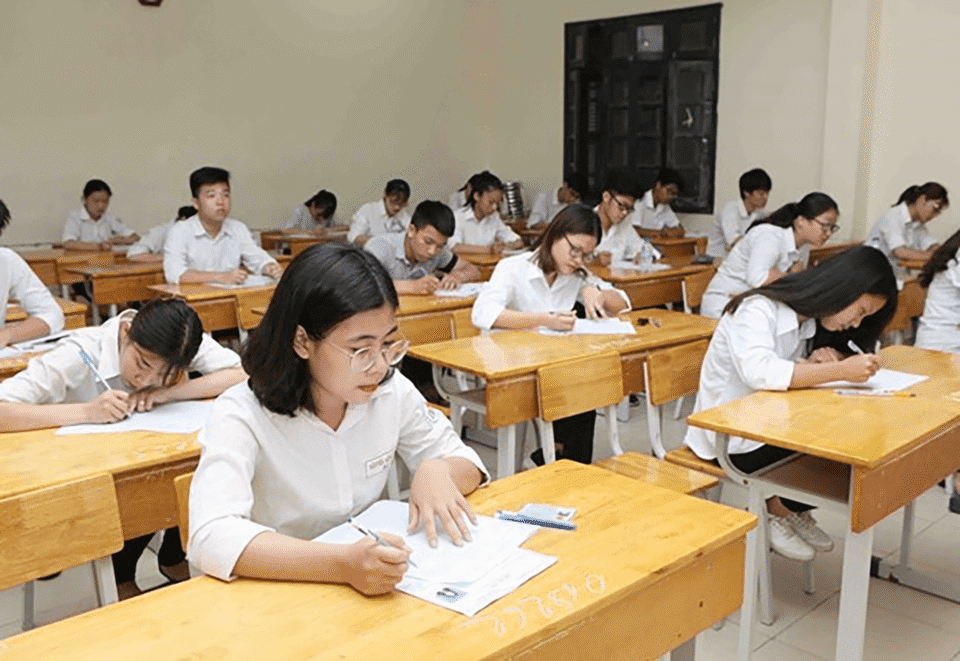 Thí sinh tham gia tuyển sinh đại học tại Việt Nam
